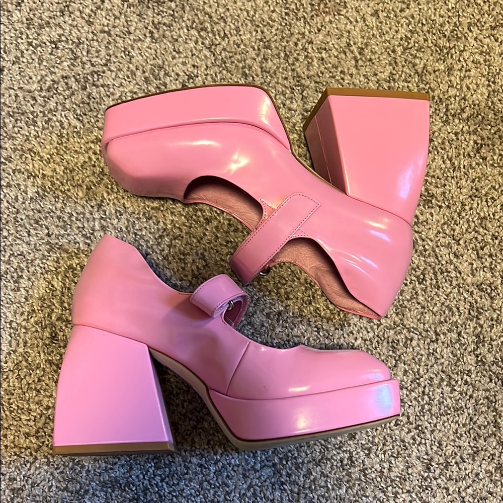Jeffrey Campbell Pink Platform Mary Jane Shoes - Picture 3 of 3